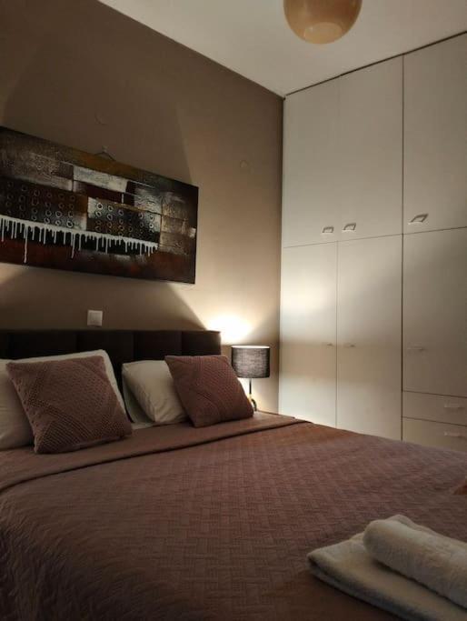 Helens Apartment Tolo Bagian luar foto