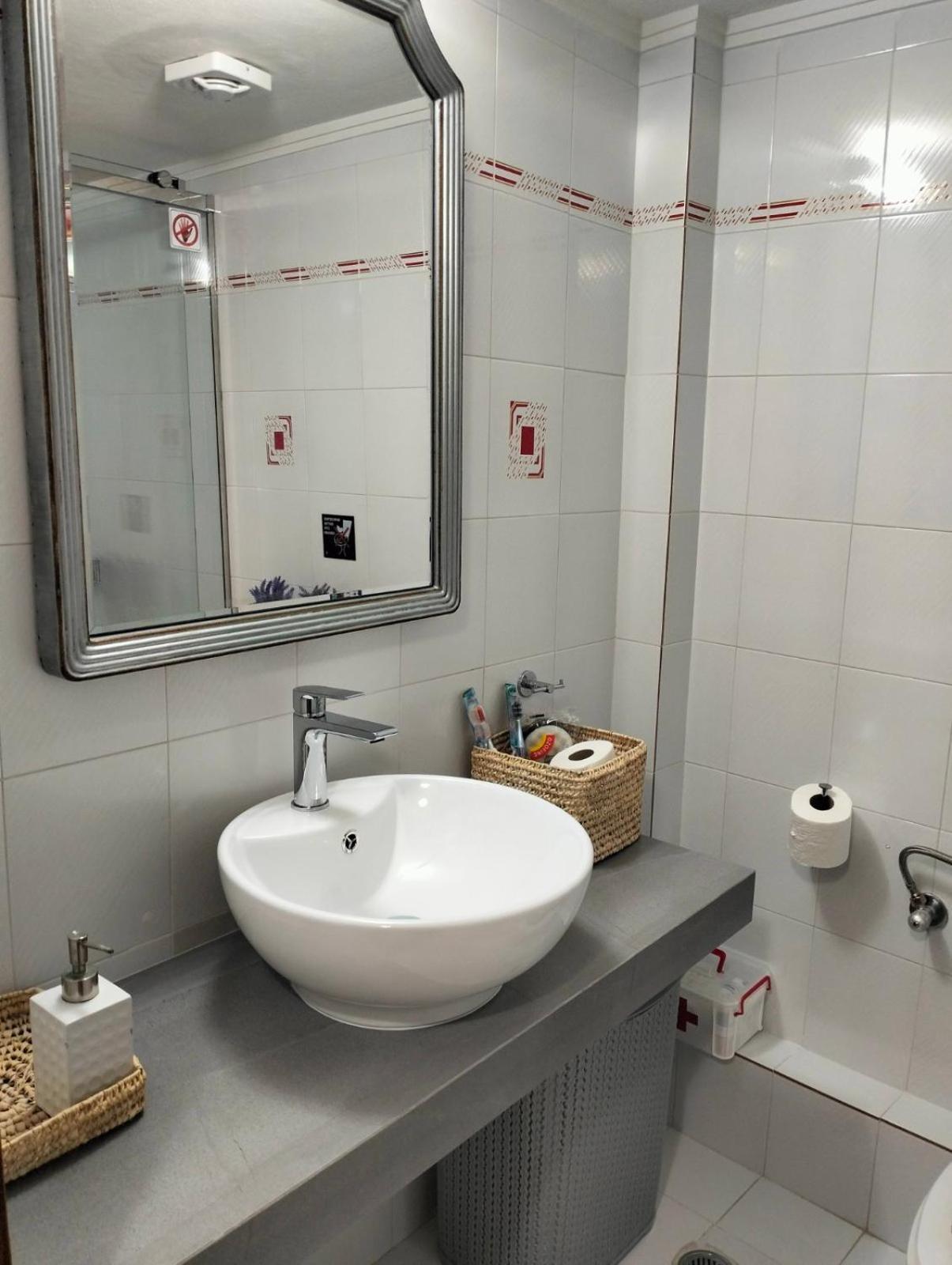 Helens Apartment Tolo Bagian luar foto