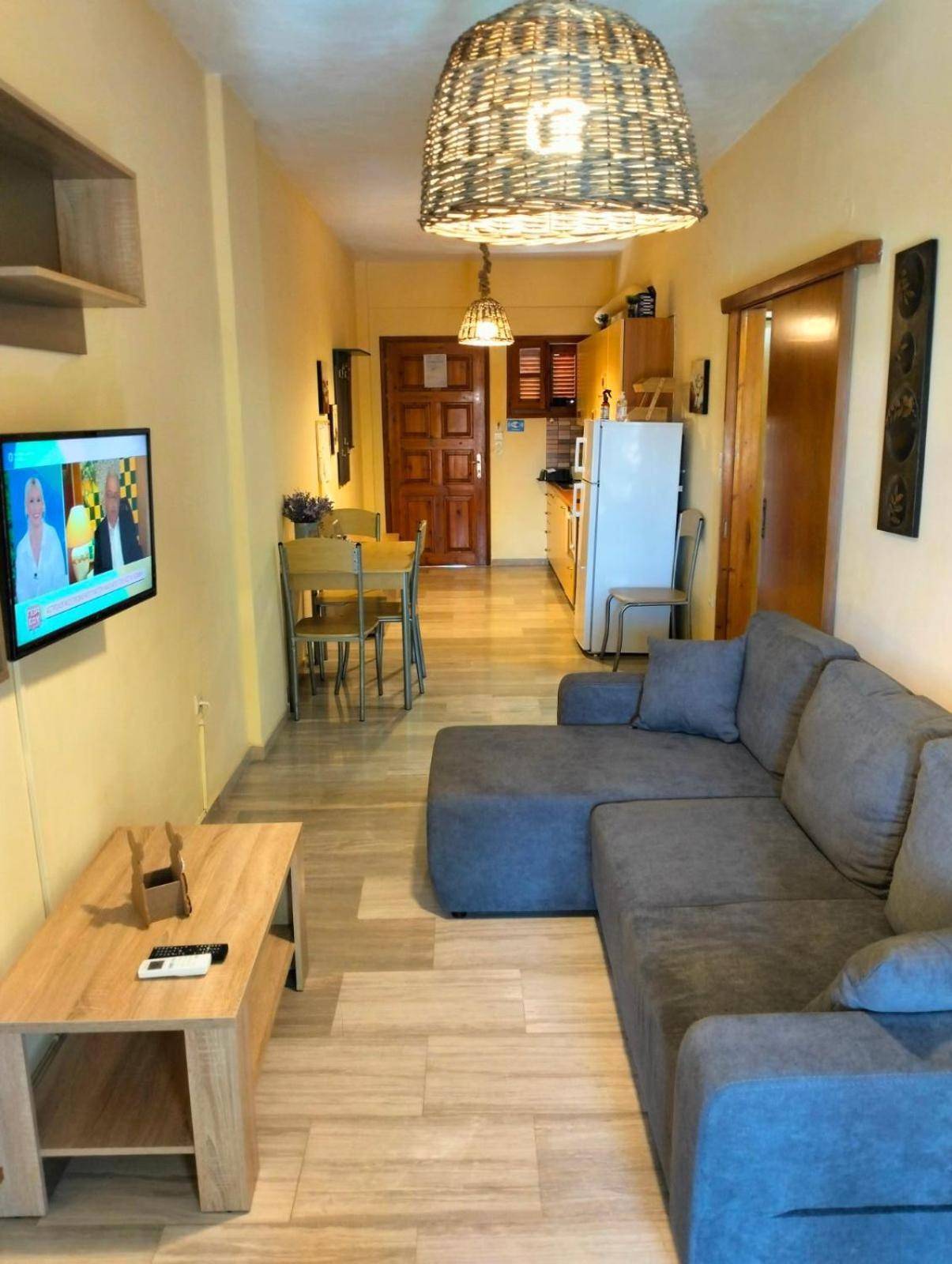 Helens Apartment Tolo Bagian luar foto